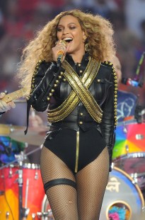 beyonce-steals-super-bowl-half-time-show-watch-ftr1